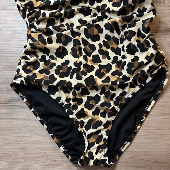 NWOT Ellen Tracy Women’s Leopard Print One-Piece Swimsuit - Picture 4 of 8